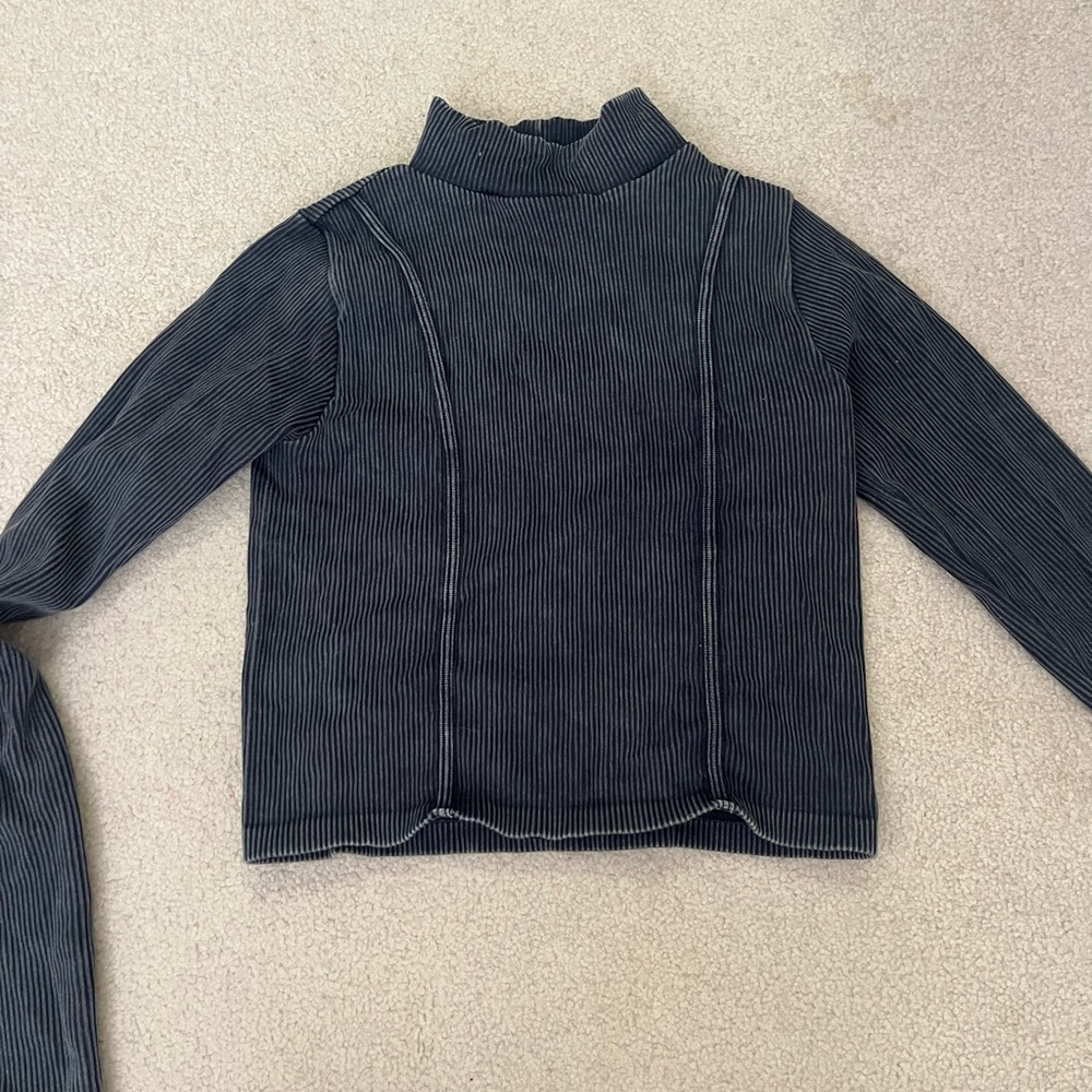 Long sleeve athletic turtle neck